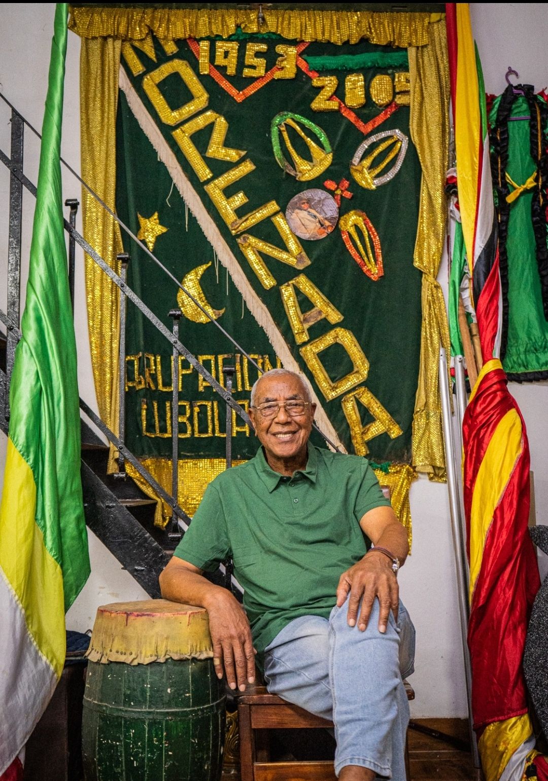 Figura y vestuario de la comparsa